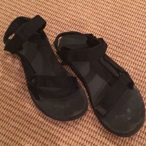 Classic black Tevas